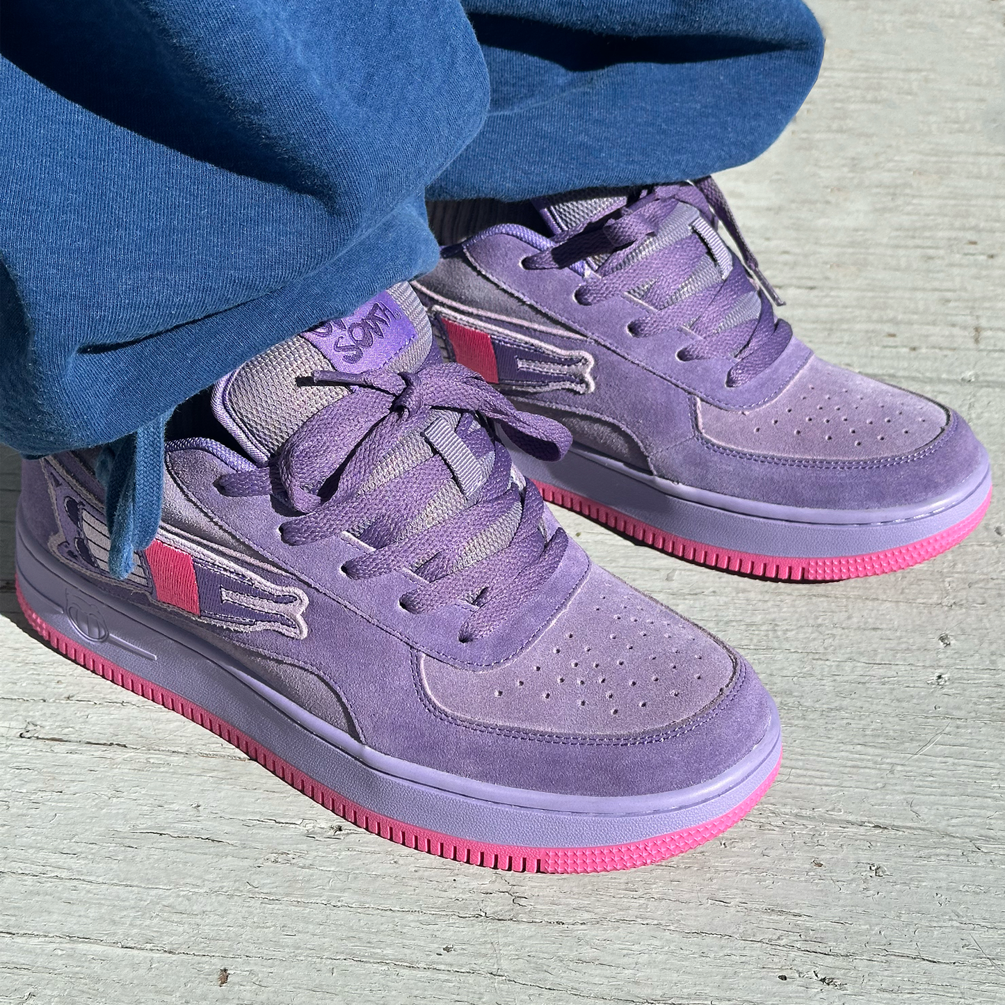 PURPLE SHOE