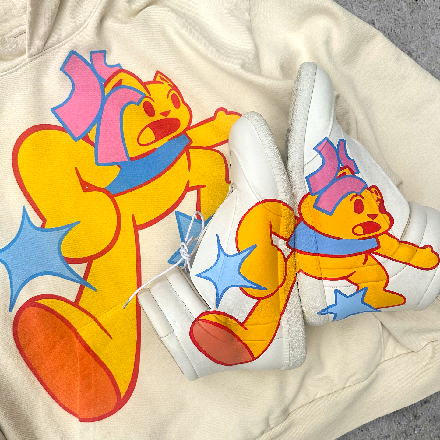 BIG CAT HOODIE - CREAM